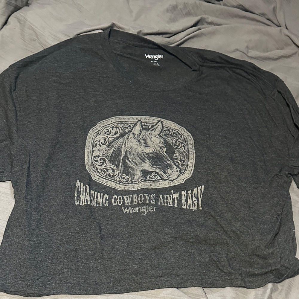 Wrangler Charcoal Graphic Tee with Distressed Cream Horse Print